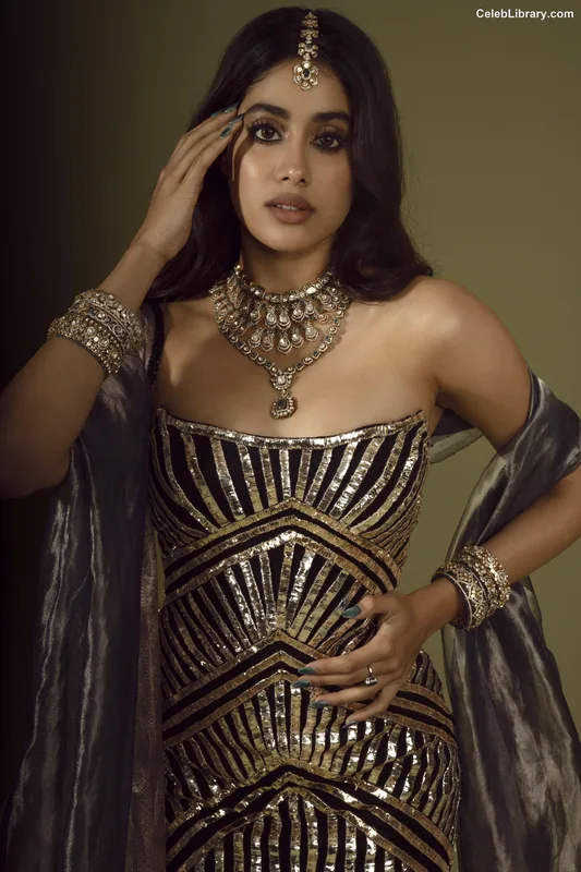 Janhvi Kapoor photo 10 of 235