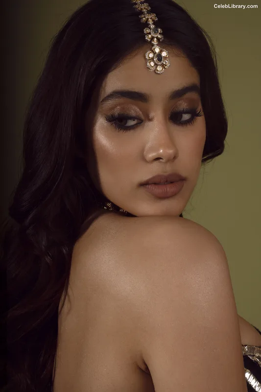 Janhvi Kapoor photo 12 of 235
