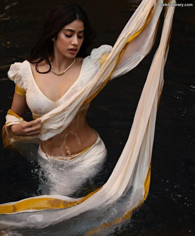 Janhvi Kapoor photo 12 of 235