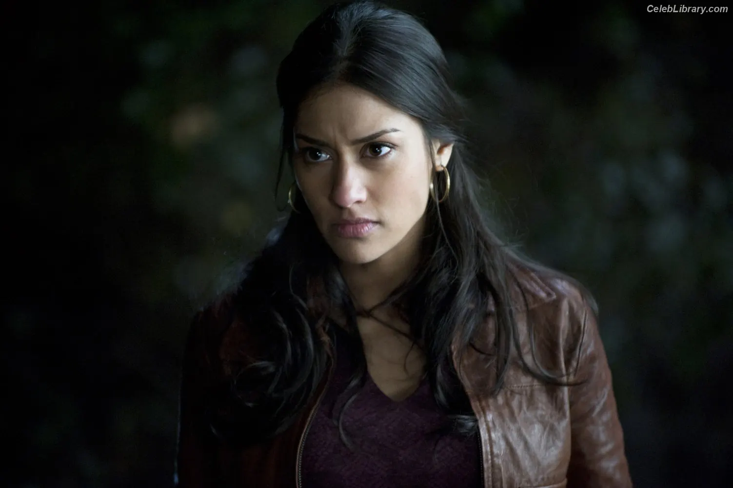 Janina Gavankar photo 12 of 228