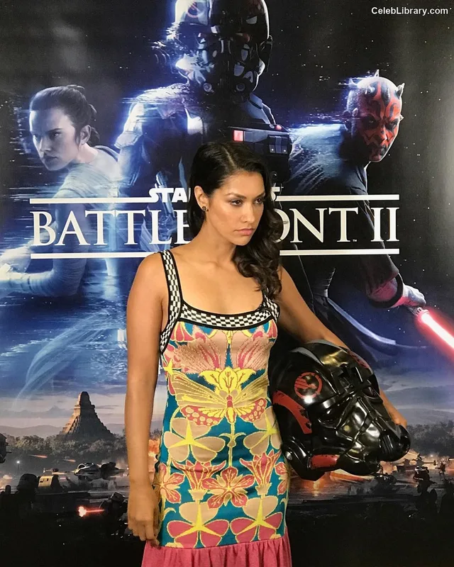 Janina Gavankar photo 9 of 229