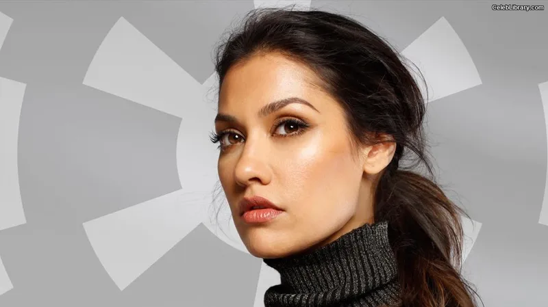 Janina Gavankar photo 19 of 229