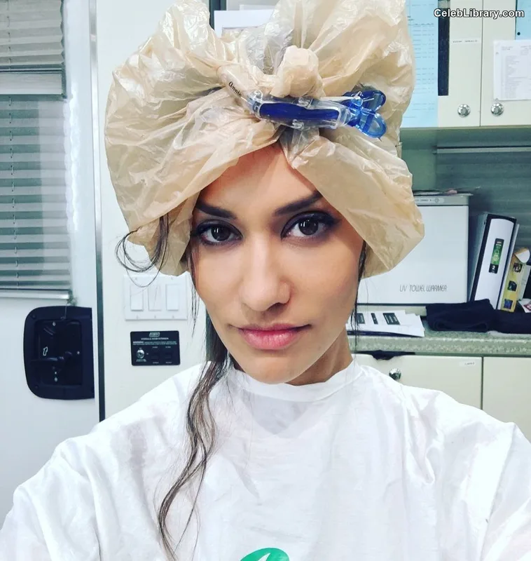 Janina Gavankar photo 3 of 229