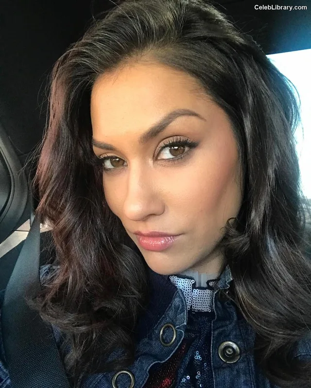 Janina Gavankar photo 14 of 229