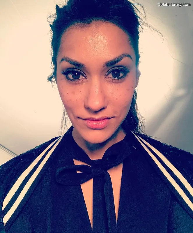 Janina Gavankar photo 21 of 229