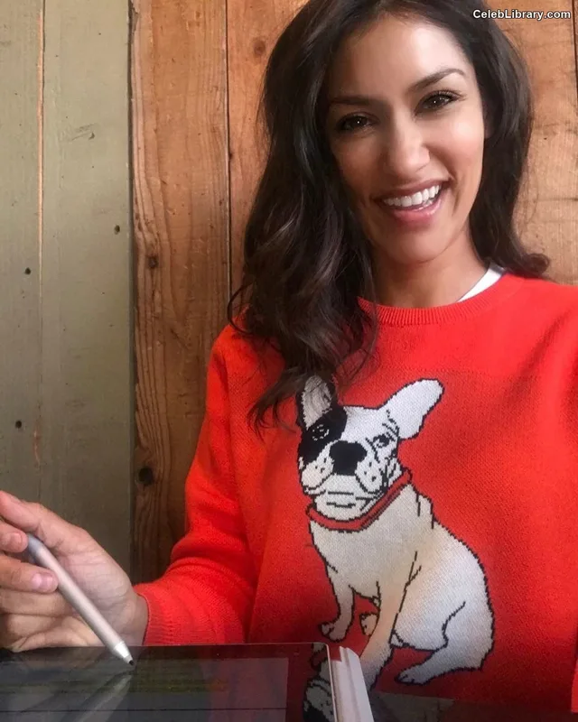 Janina Gavankar photo 22 of 229