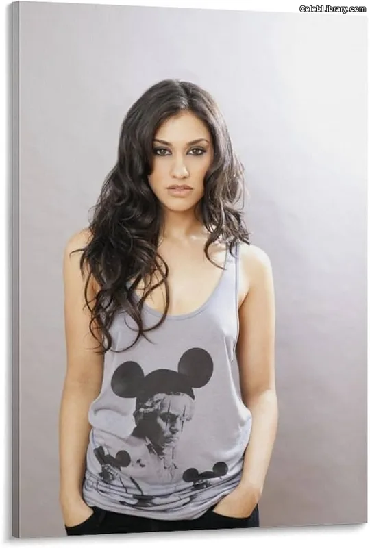 Janina Gavankar photo 9 of 229