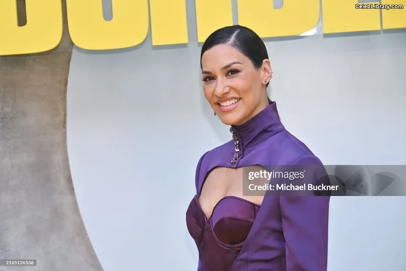 Janina Gavankar photo 20 of 229