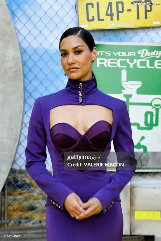 Janina Gavankar photo 23 of 229