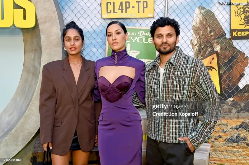 Janina Gavankar photo 8 of 229