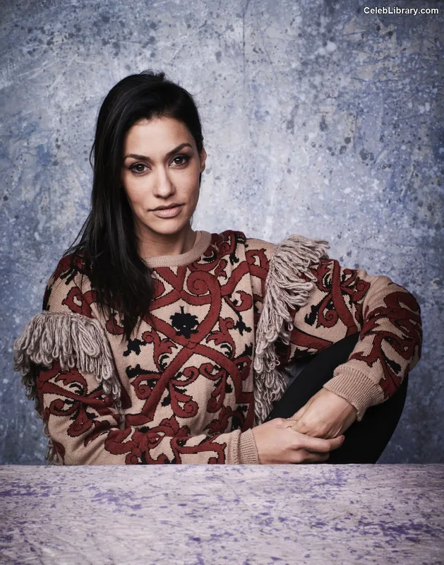 Janina Gavankar photo 24 of 229