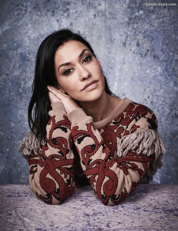 Janina Gavankar photo 1 of 229