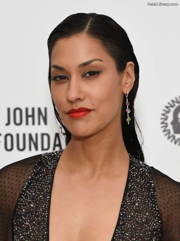 Janina Gavankar photo 4 of 229