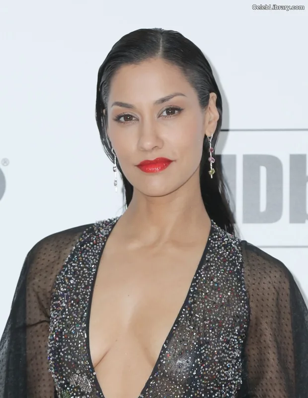 Janina Gavankar photo 9 of 229