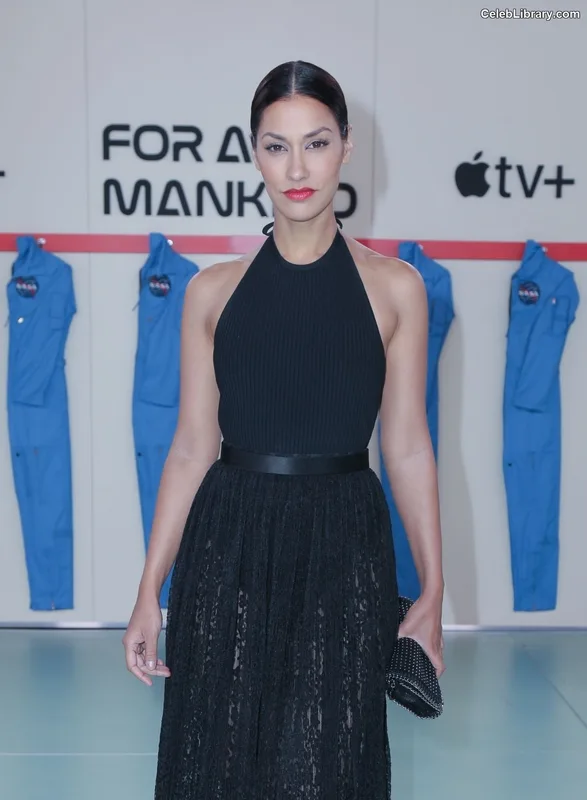Janina Gavankar photo 16 of 229
