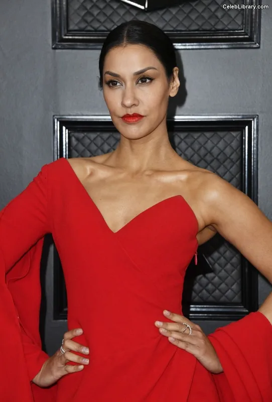 Janina Gavankar photo 19 of 229