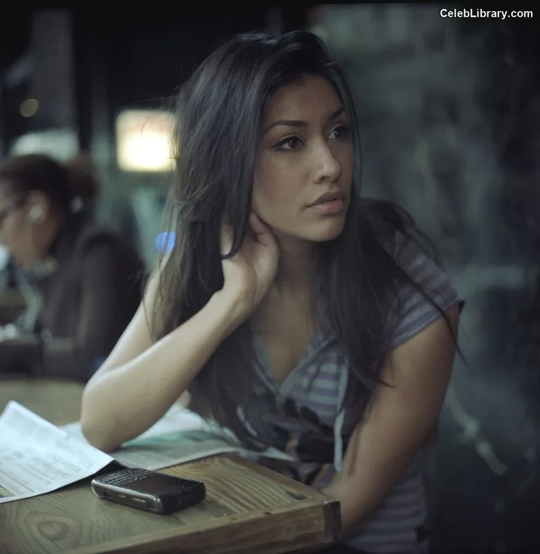 Janina Gavankar photo 5 of 229