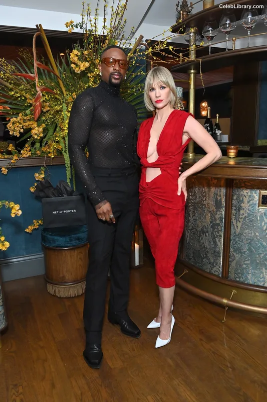 January Jones photo 3 of 302