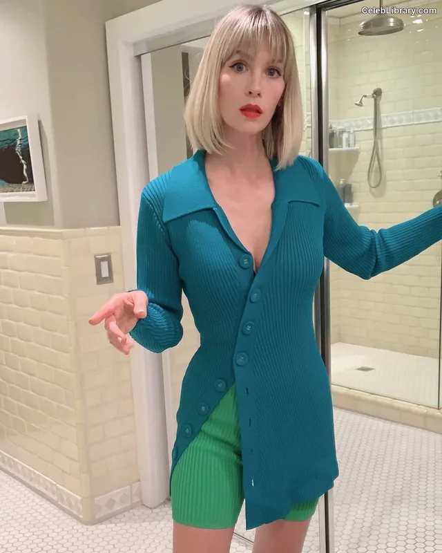 January Jones photo 6 of 302