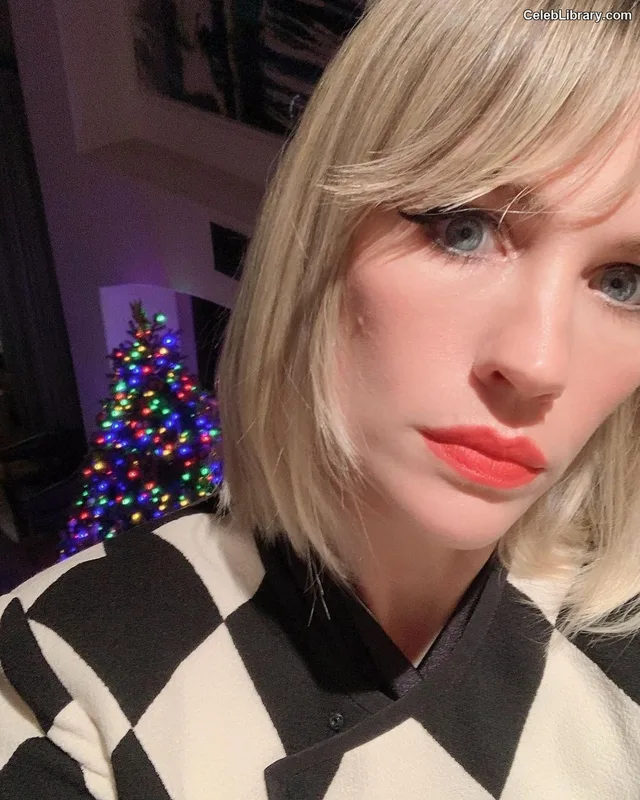 January Jones photo 8 of 302