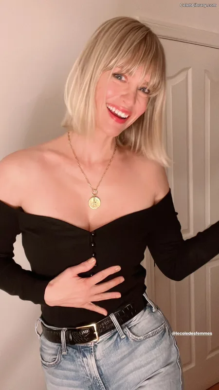 January Jones photo 18 of 302