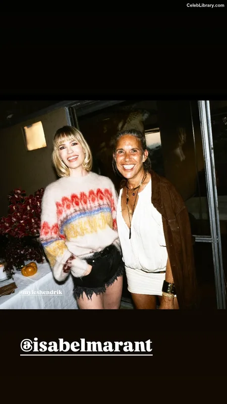 January Jones photo 9 of 302