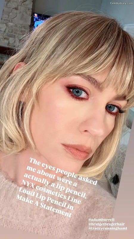 January Jones photo 11 of 302