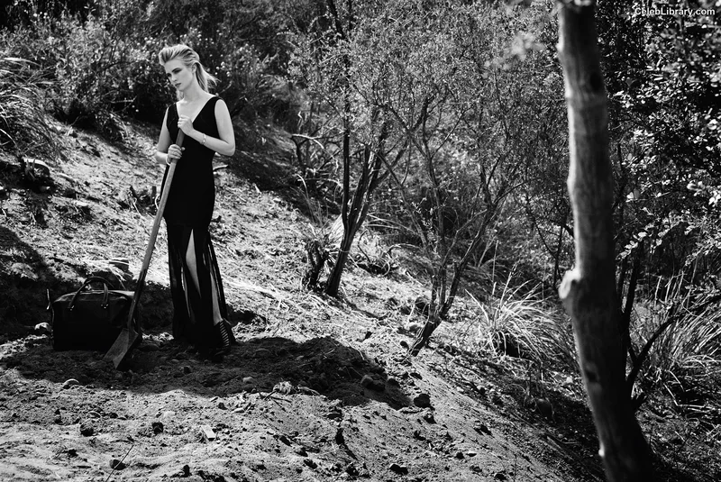 January Jones photo 15 of 302