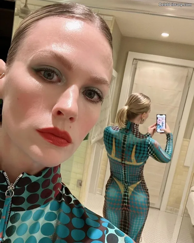 January Jones photo 8 of 302