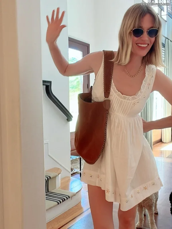 January Jones photo 23 of 302