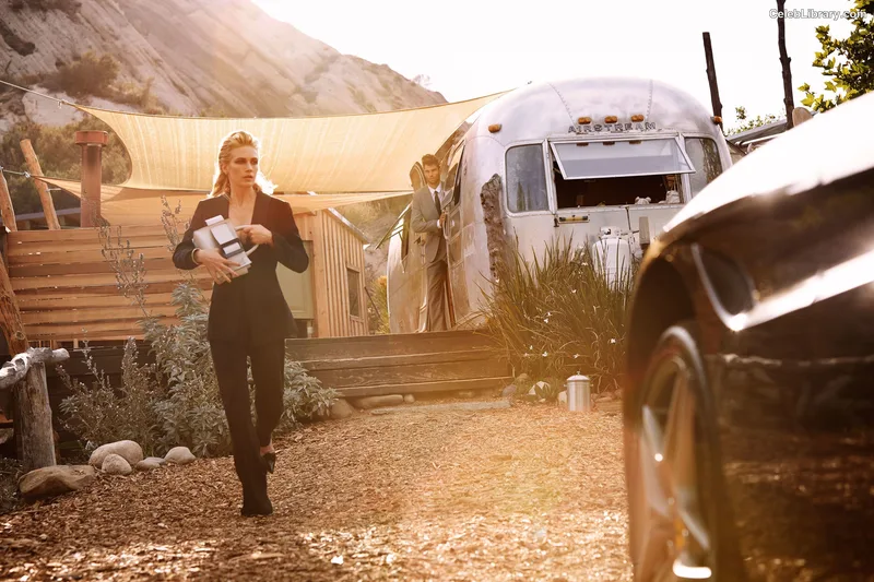 January Jones photo 15 of 302