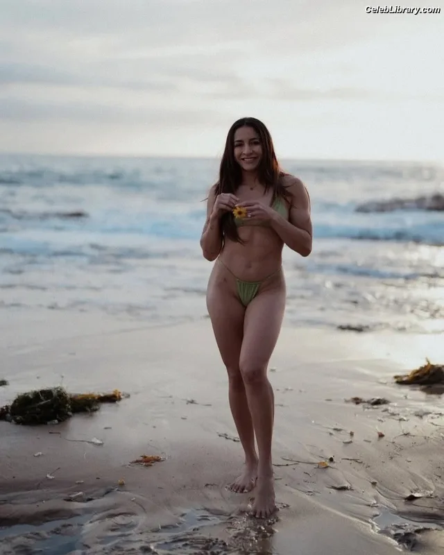 Jaqueline Amorim photo 16 of 48