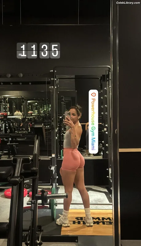 Jaqueline Amorim photo 21 of 48