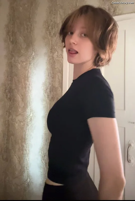 Jasmin Begalinova photo 7 of 117