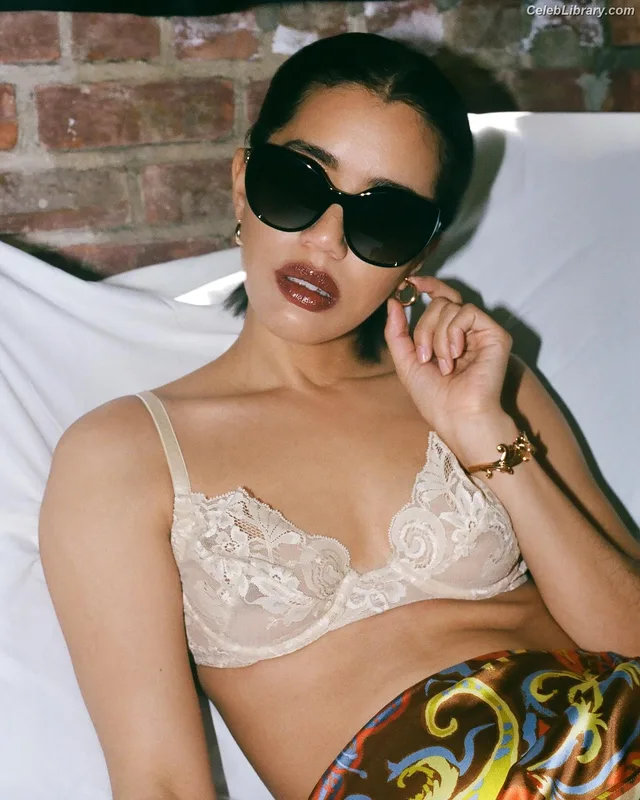 Jasmin Savoy Brown photo 3 of 25