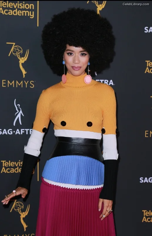 Jasmin Savoy Brown photo 5 of 25