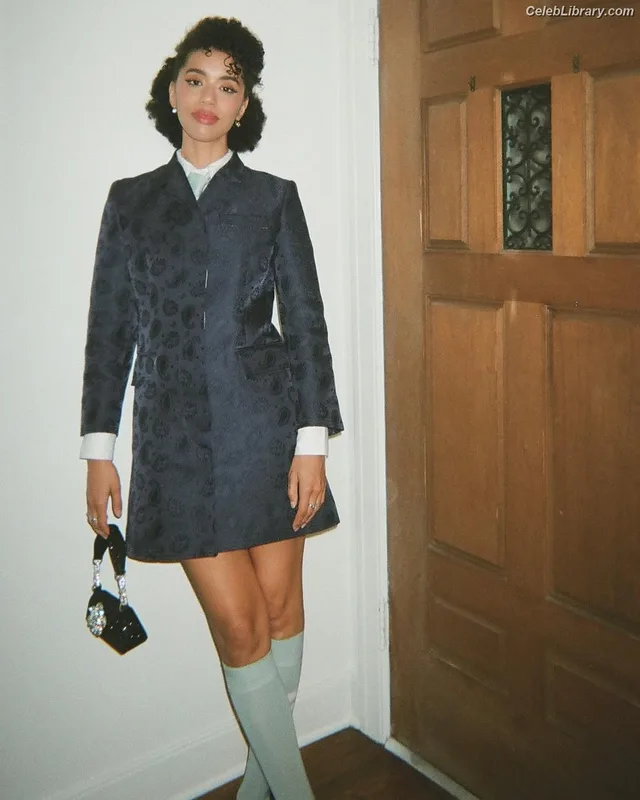 Jasmin Savoy Brown photo 10 of 25