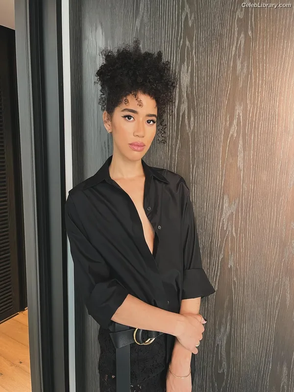 Jasmin Savoy Brown photo 12 of 25