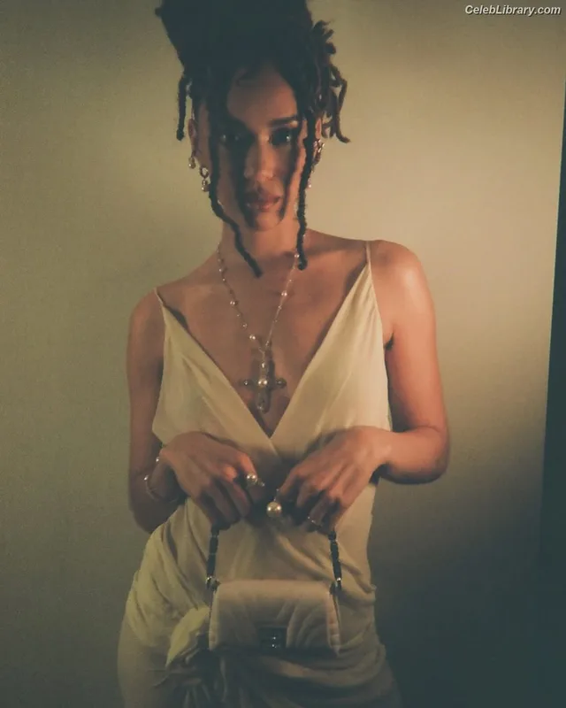 Jasmin Savoy Brown photo 14 of 25