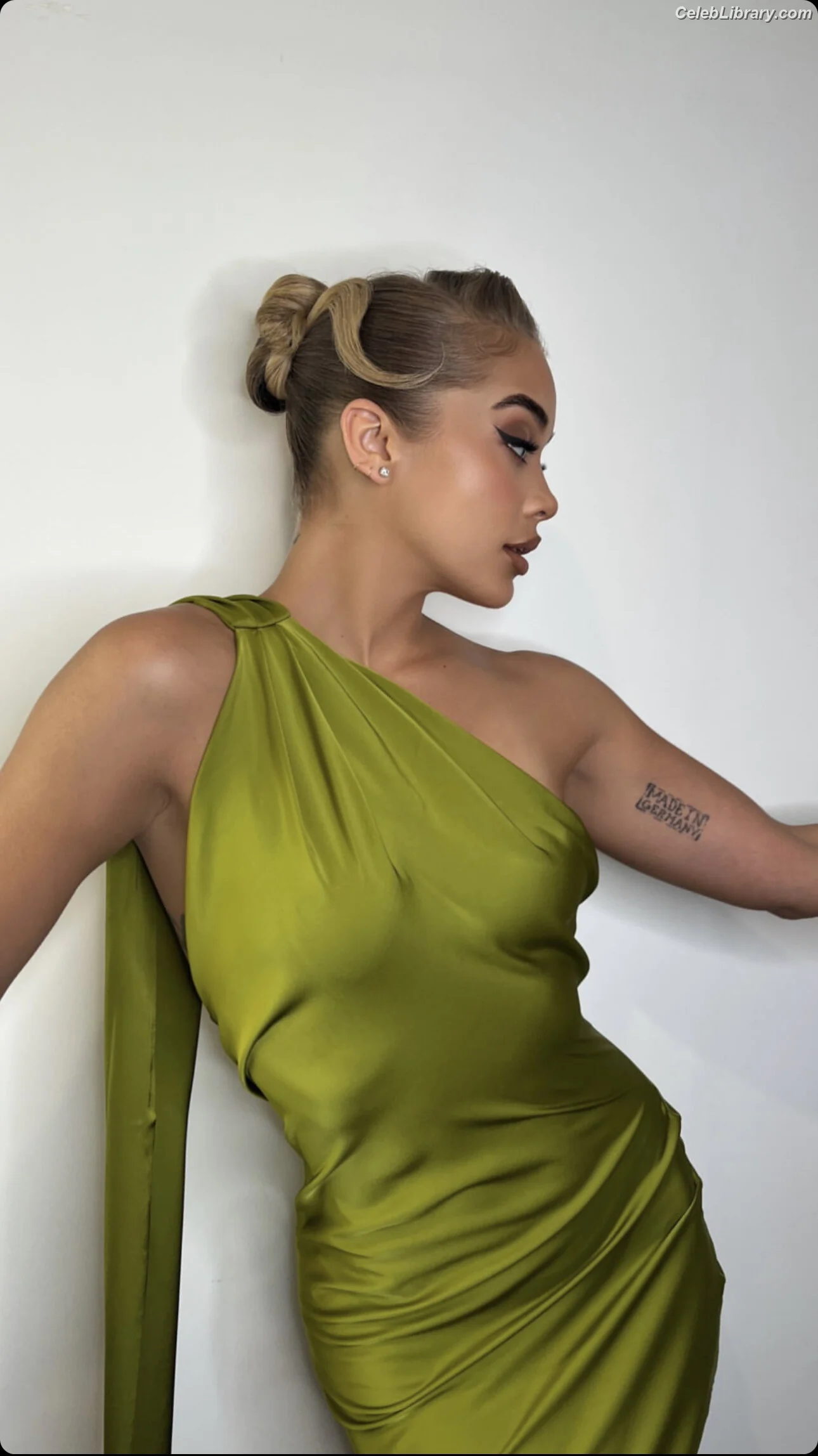 Jasmine Sanders photo 13 of 393