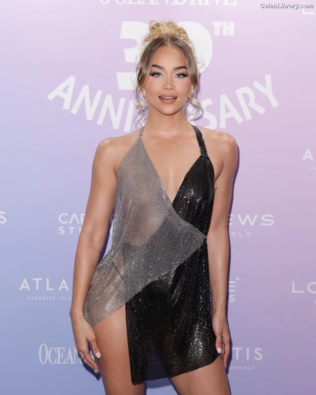 Jasmine Sanders photo 4 of 394