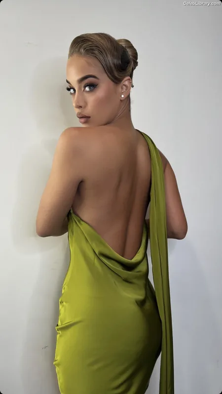 Jasmine Sanders photo 12 of 394