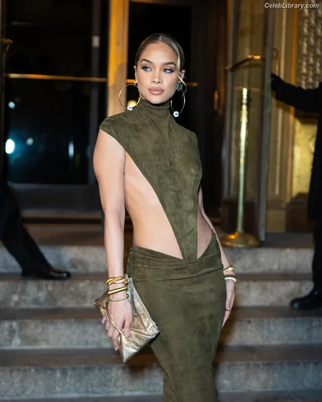 Jasmine Sanders photo 19 of 394