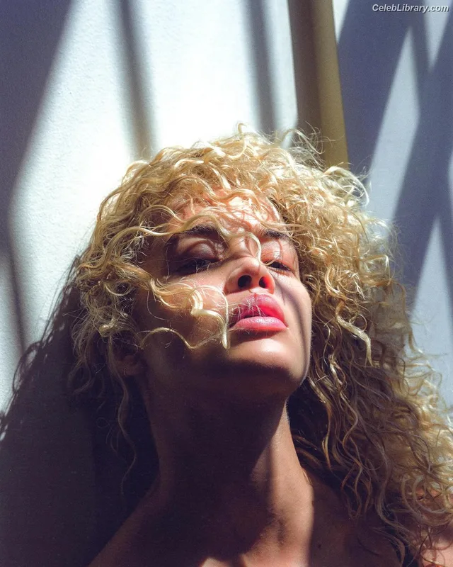Jasmine Sanders photo 22 of 394