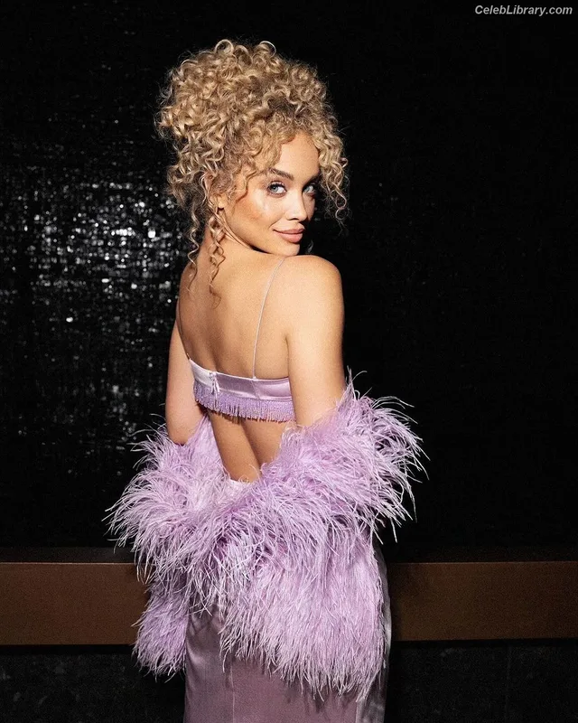 Jasmine Sanders photo 12 of 394