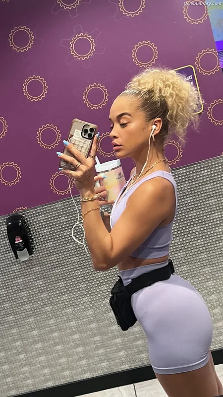 Jasmine Sanders photo 4 of 394
