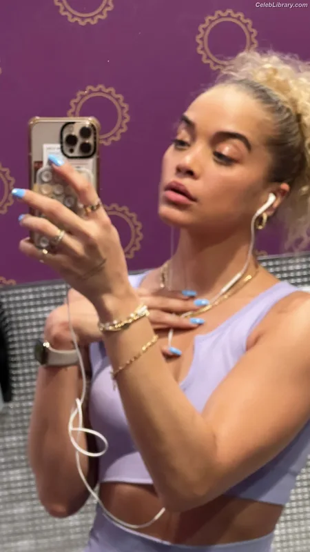 Jasmine Sanders photo 5 of 394