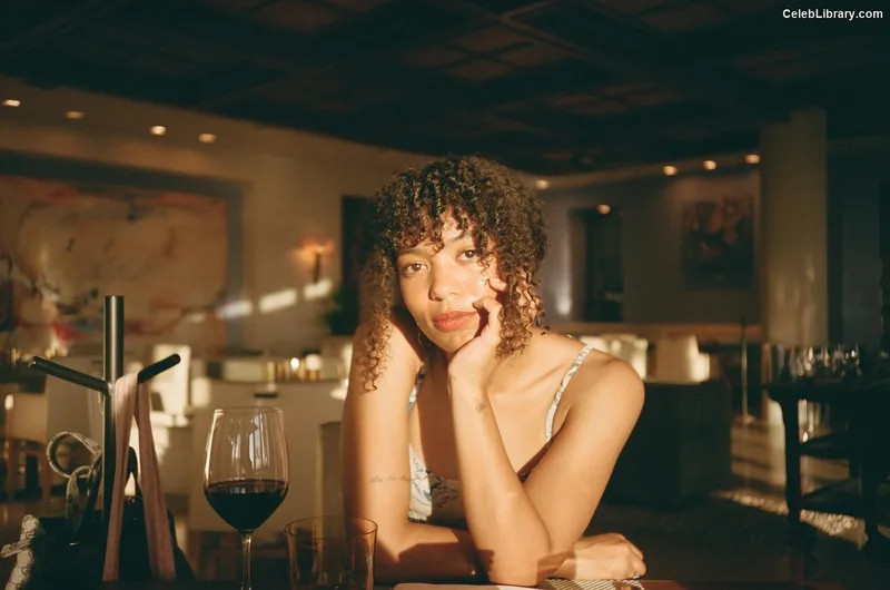 Jaz Sinclair photo 5 of 85