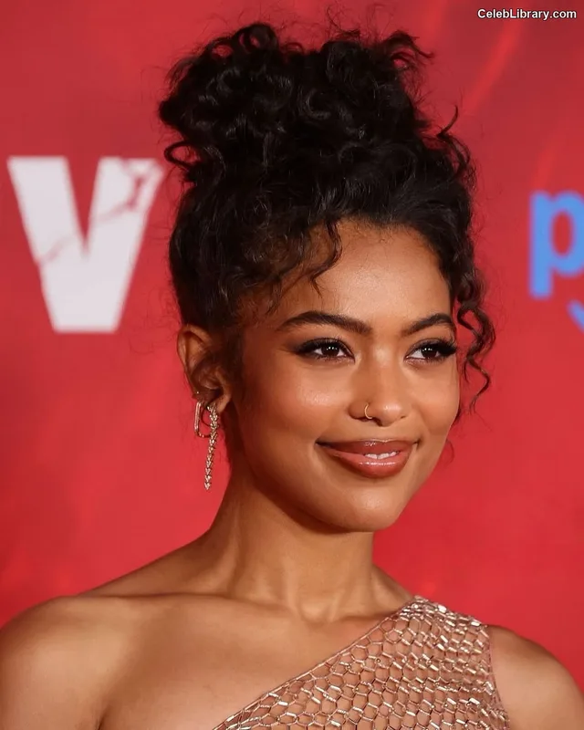 Jaz Sinclair photo 11 of 85