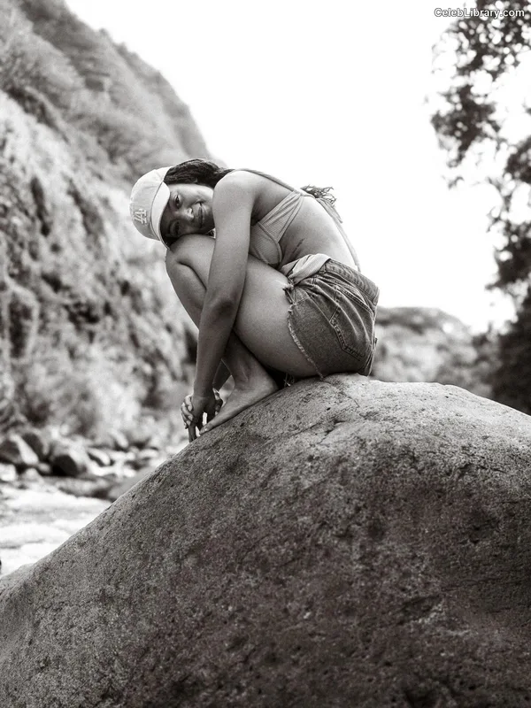 Jaz Sinclair photo 18 of 85